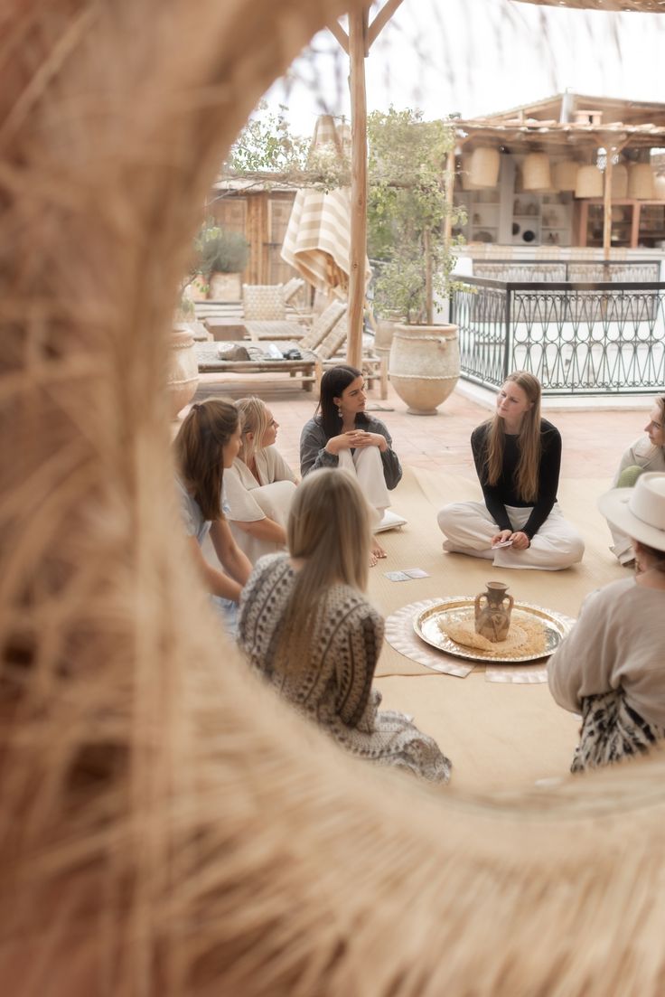 Illustration of a planning desk and routine coordination